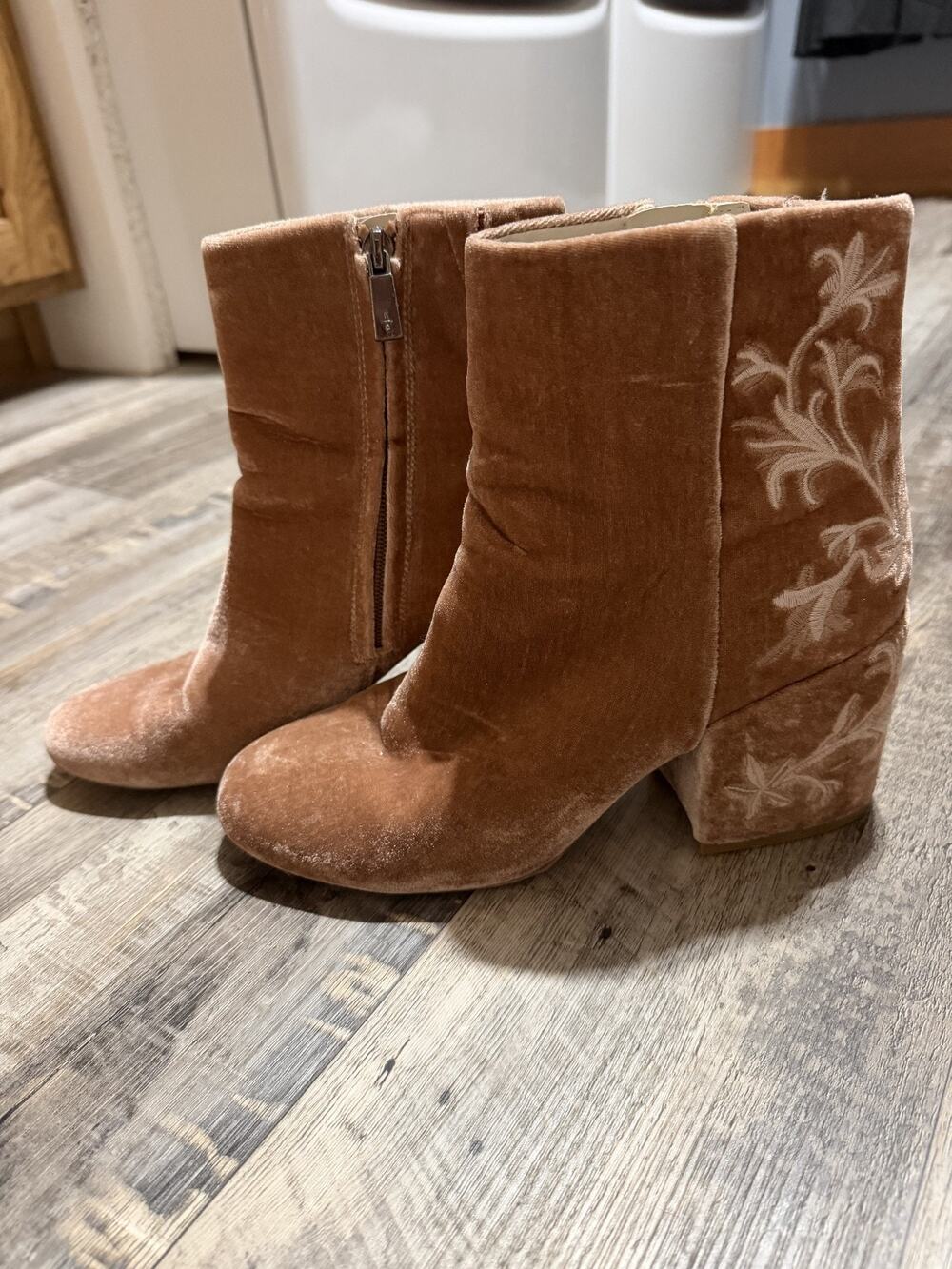 Kenneth Cole New York "Renna" Velvet Floral Embroidered Ankle Booties - Size 8.5